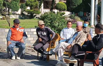  अमेरिका भागे भनेर भनिएका तत्कालीन ऊर्जा मन्त्री खड्का आफ्नो जलेको घरबाट नै सार्वजनिक 